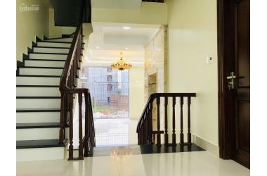 HOT! Chỉ 3,25 tỷ có ngay nhà GIA THỤY, Diện tích KHỦNG, mặt tiền 5m, gần ô tô tránh, anh ninh tốt.